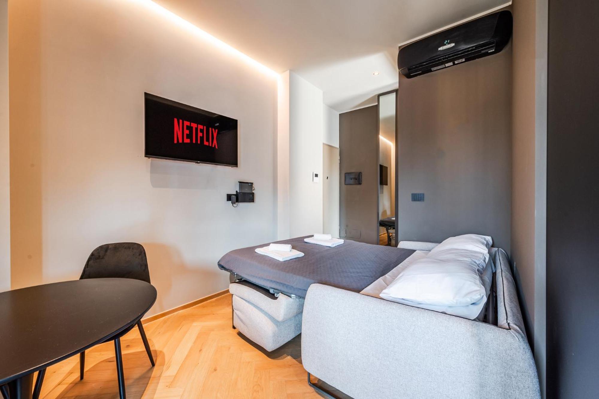 Terrazza Con Jacuzzi E Vista Iconica Sul Duomo Mailand