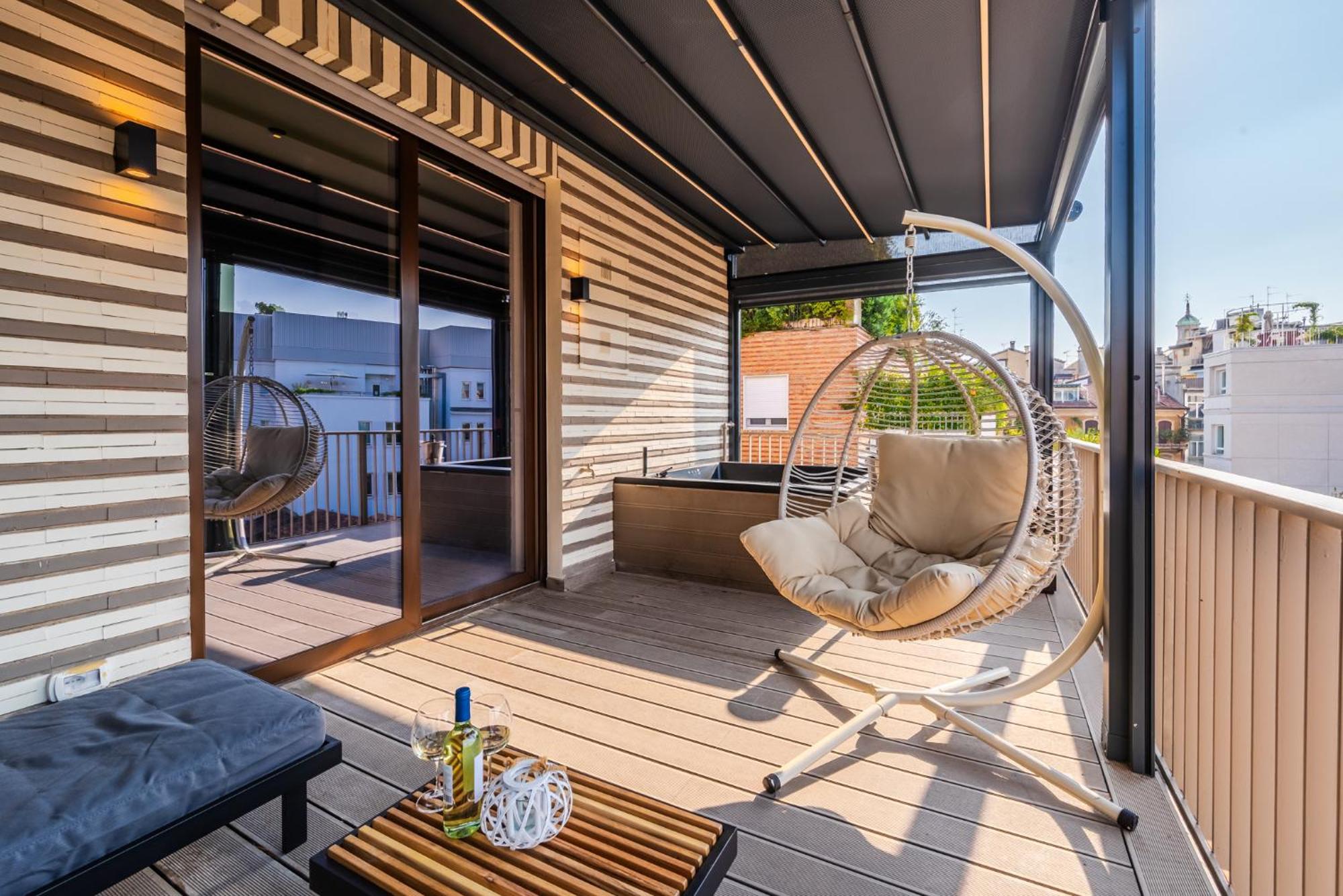 Terrazza Con Jacuzzi E Vista Iconica Sul Duomo *