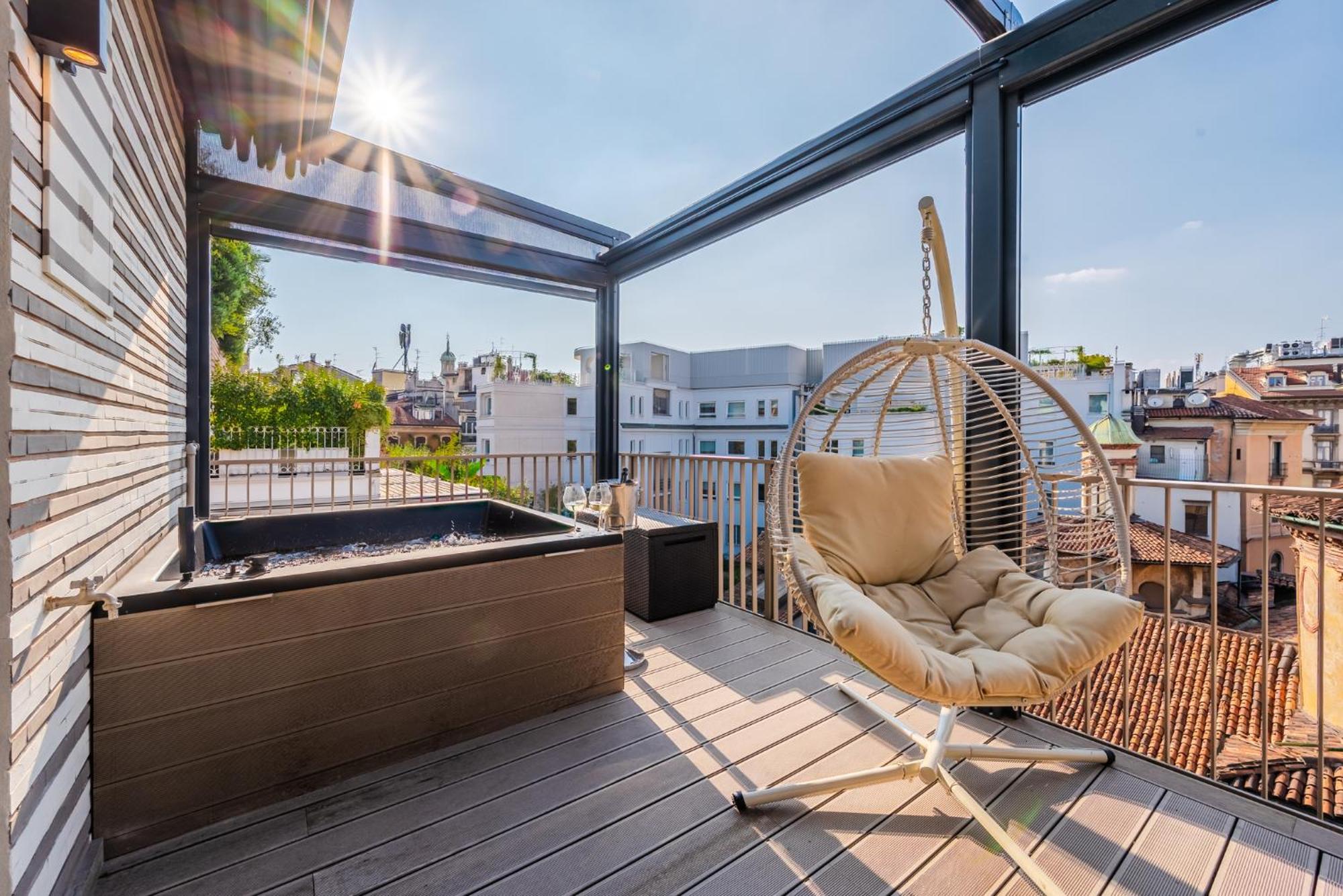 Terrazza Con Jacuzzi E Vista Iconica Sul Duomo *