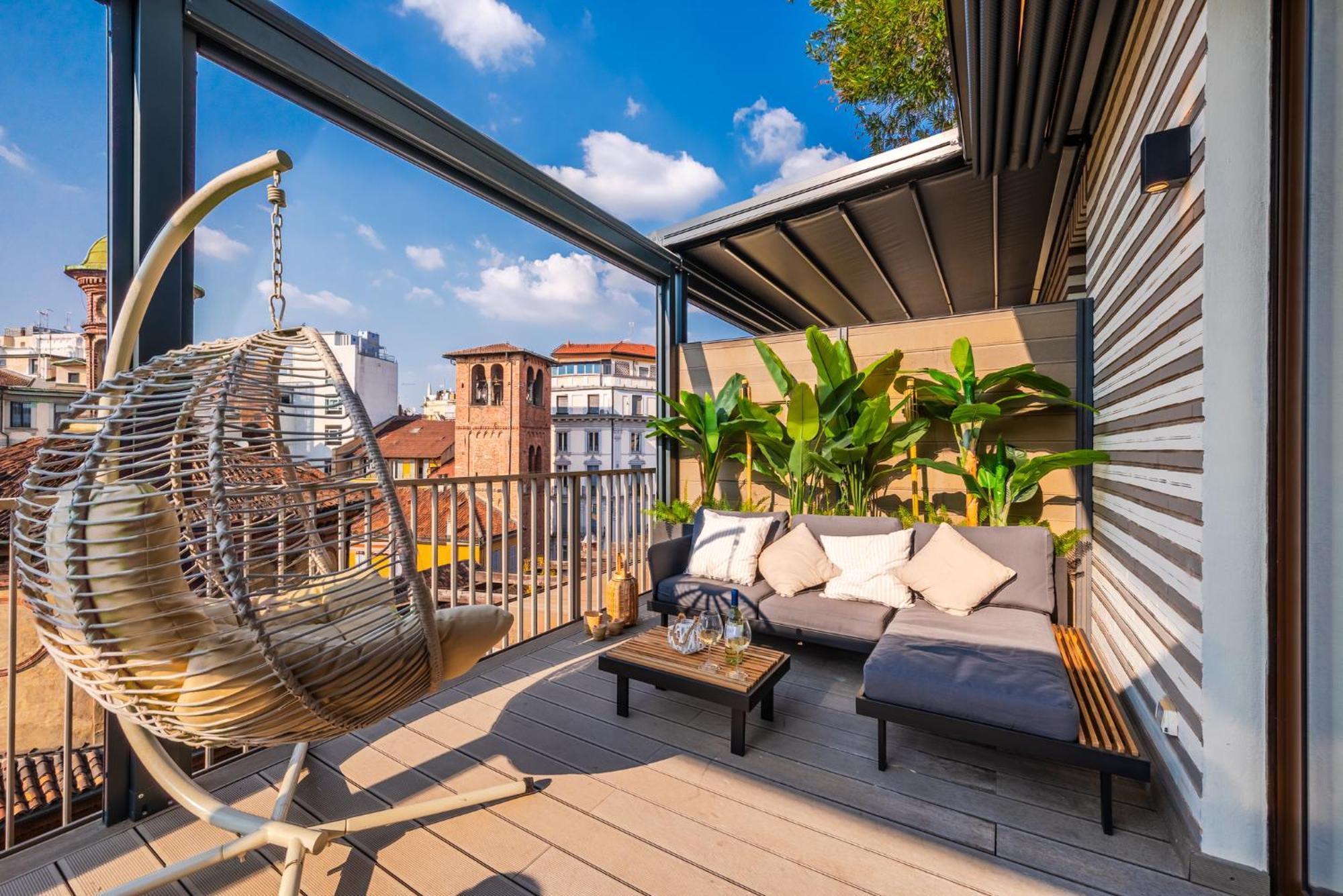 Terrazza Con Jacuzzi E Vista Iconica Sul Duomo Milan